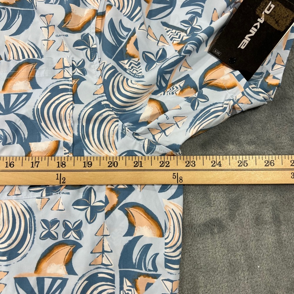 Dakine Mens Blue Shark Fin Wave Print Short Sleeve Button Up Shirt Large NWT - Picture 6 of 8